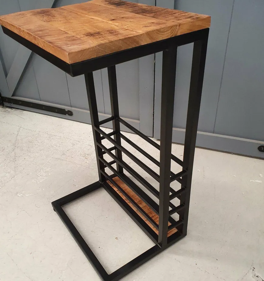 Benoa Bijzettafel industrieel sofa zwart met open vak