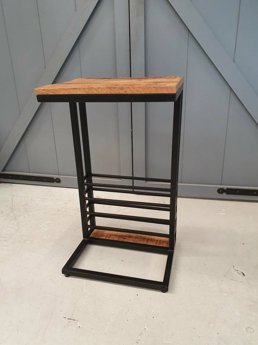 Benoa Bijzettafel industrieel sofa zwart met open vak