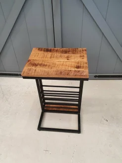 Benoa Bijzettafel industrieel sofa zwart met open vak