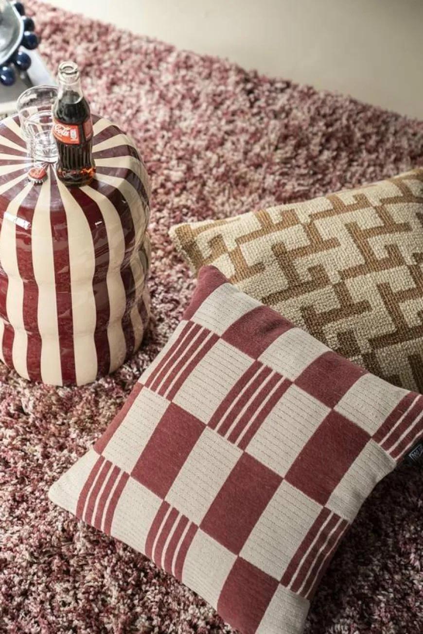 By Boo Kussen Twist 45x45 cm - burgundy