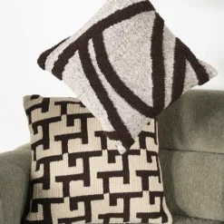 By Boo Kussen Ziggy – bruin