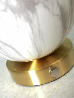 it's about RoMi Tafellamp glas/ijzer Carrara bol wit marmerprint/goud