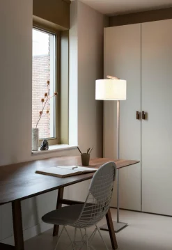 it's about RoMi Vloerlamp Boston zand/kap 3220 wit