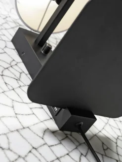 it's about RoMi Wandlamp ijzer Florence E14 met plank+usb incl. dimmer l. linnen