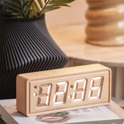 Karlsson Alarmklok Solid hout Engraved licht hout