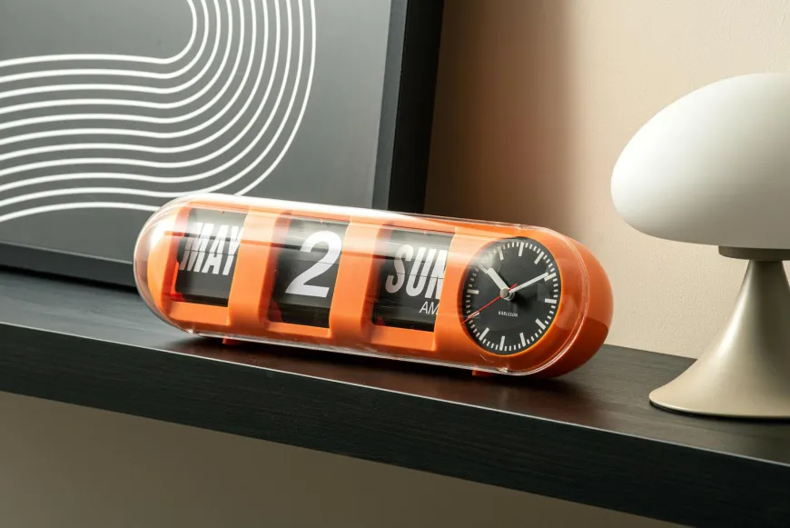 Karlsson Wandklok Tube Flip oranje