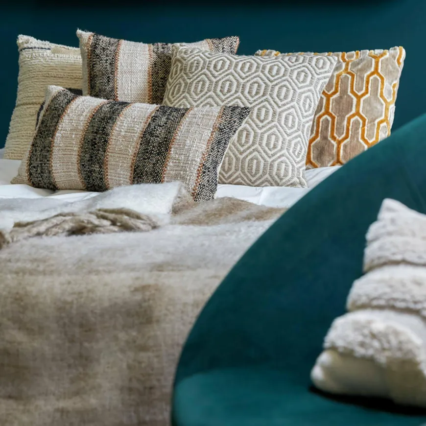 Light en Living Kussen 45x45 cm JEMBANA velvet zand+okergeel