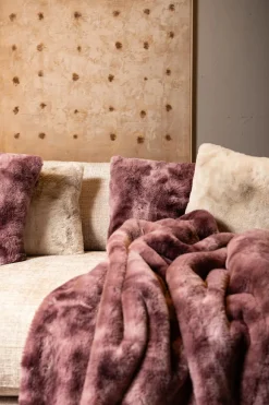 PTMD Kussen Linde Burgundy faux fur square S