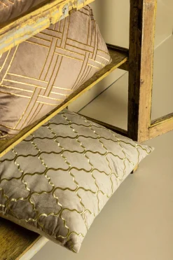 PTMD Kussen Lizze Beige velvet embroidery patroon 45 x 45