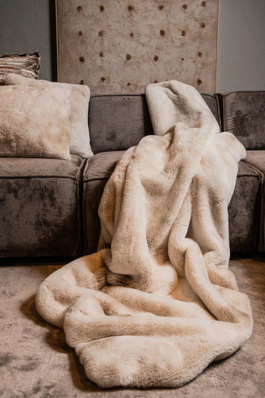PTMD Plaid Linde Offwhite faux fur in giftbox
