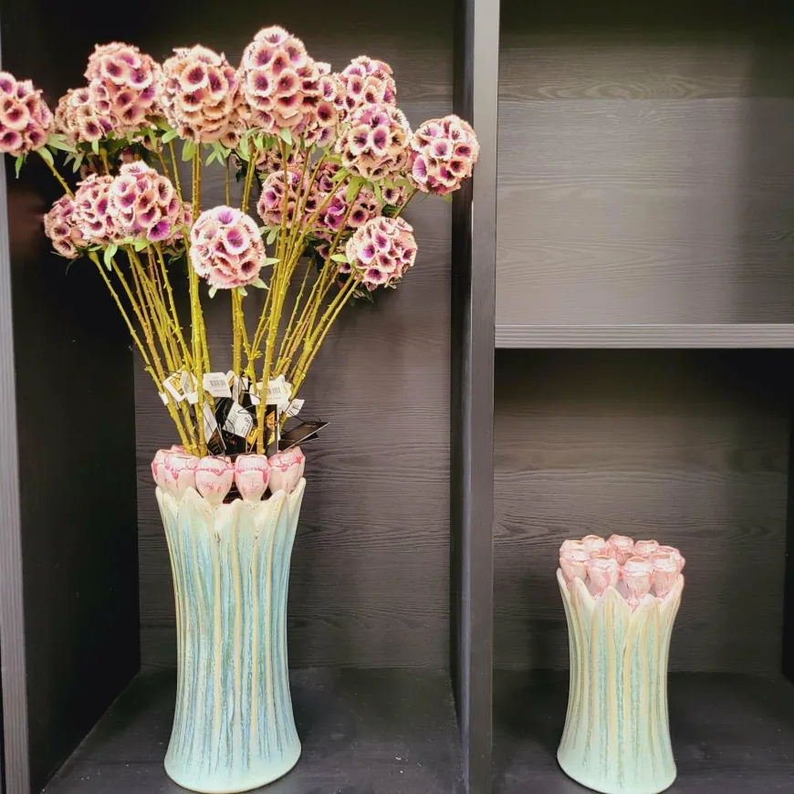PTMD Vaas Tulips Mint Green ceramic tulip shaped M