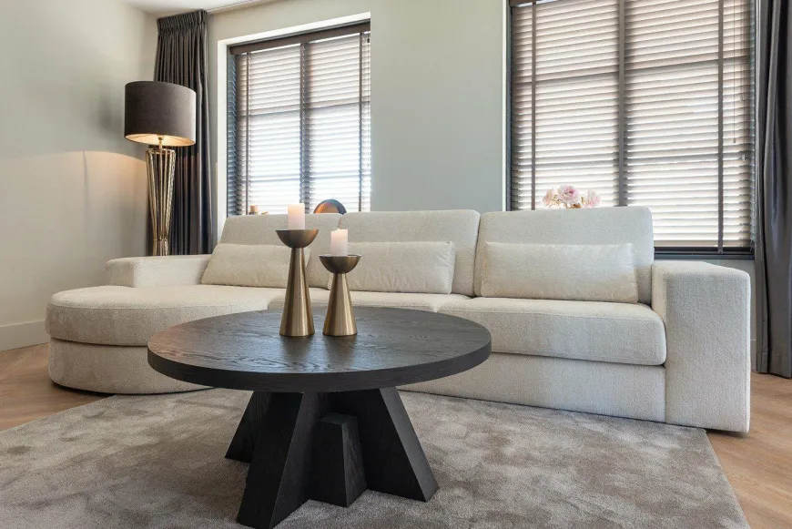 Richmond Interiors Bank Felix 2.5 seats + lounge rechts rond white chenille (Bergen 900 white chenille)