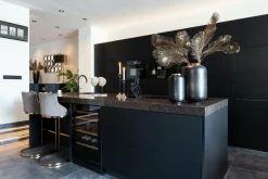 Richmond Interiors Faux koraal Jada op standaard wit