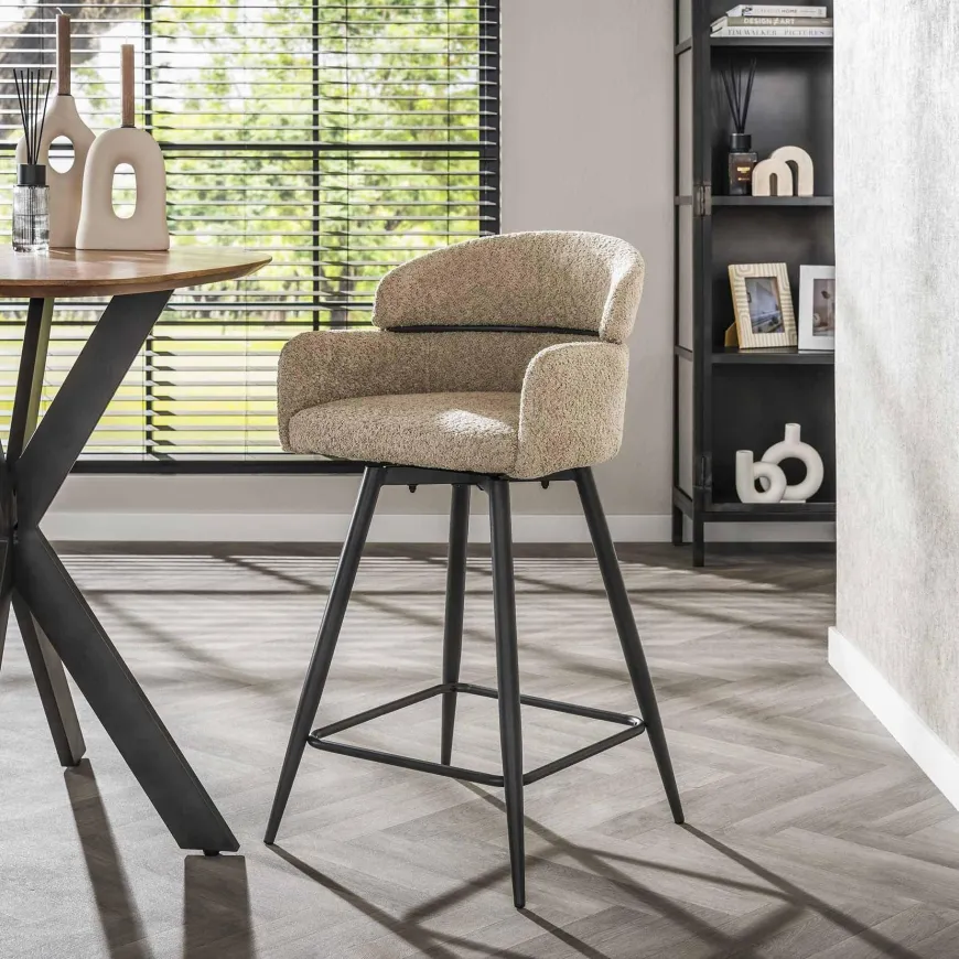 WoonStijl Barstoel draaibaar boucle ronde rug zand