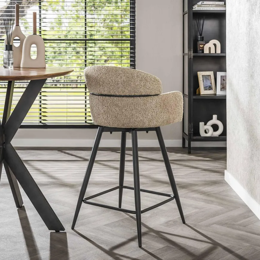 WoonStijl Barstoel draaibaar boucle ronde rug zand