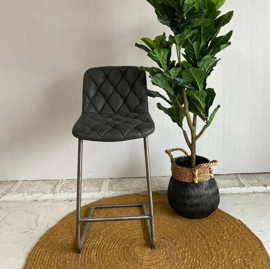 WoonStijl Barstoel grid sledepoot Wax PU zwart