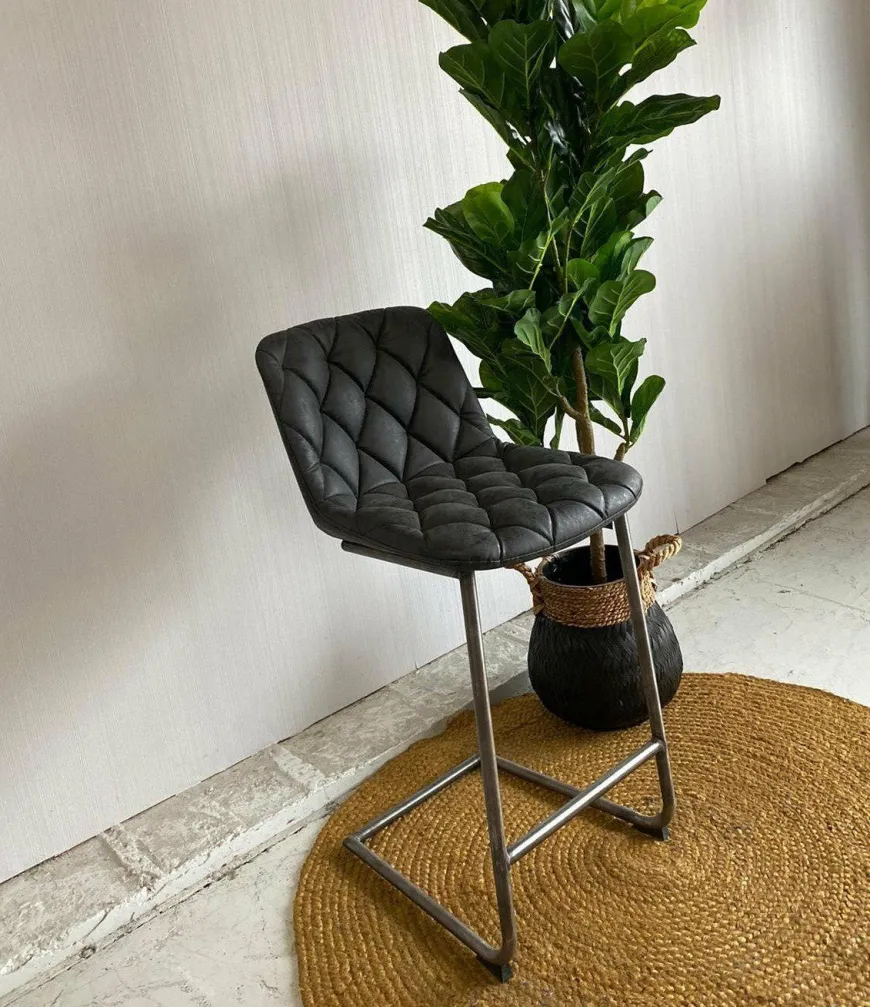 WoonStijl Barstoel grid sledepoot Wax PU zwart
