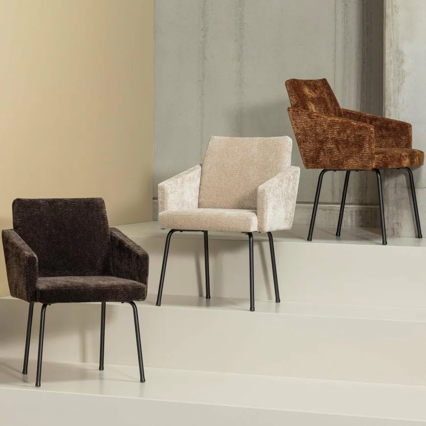 Woood MOUNT eetkamerstoel met armleuning 3D chenille zand