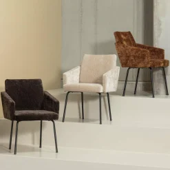 Woood MOUNT eetkamerstoel met armleuning 3D chenille midden bruin